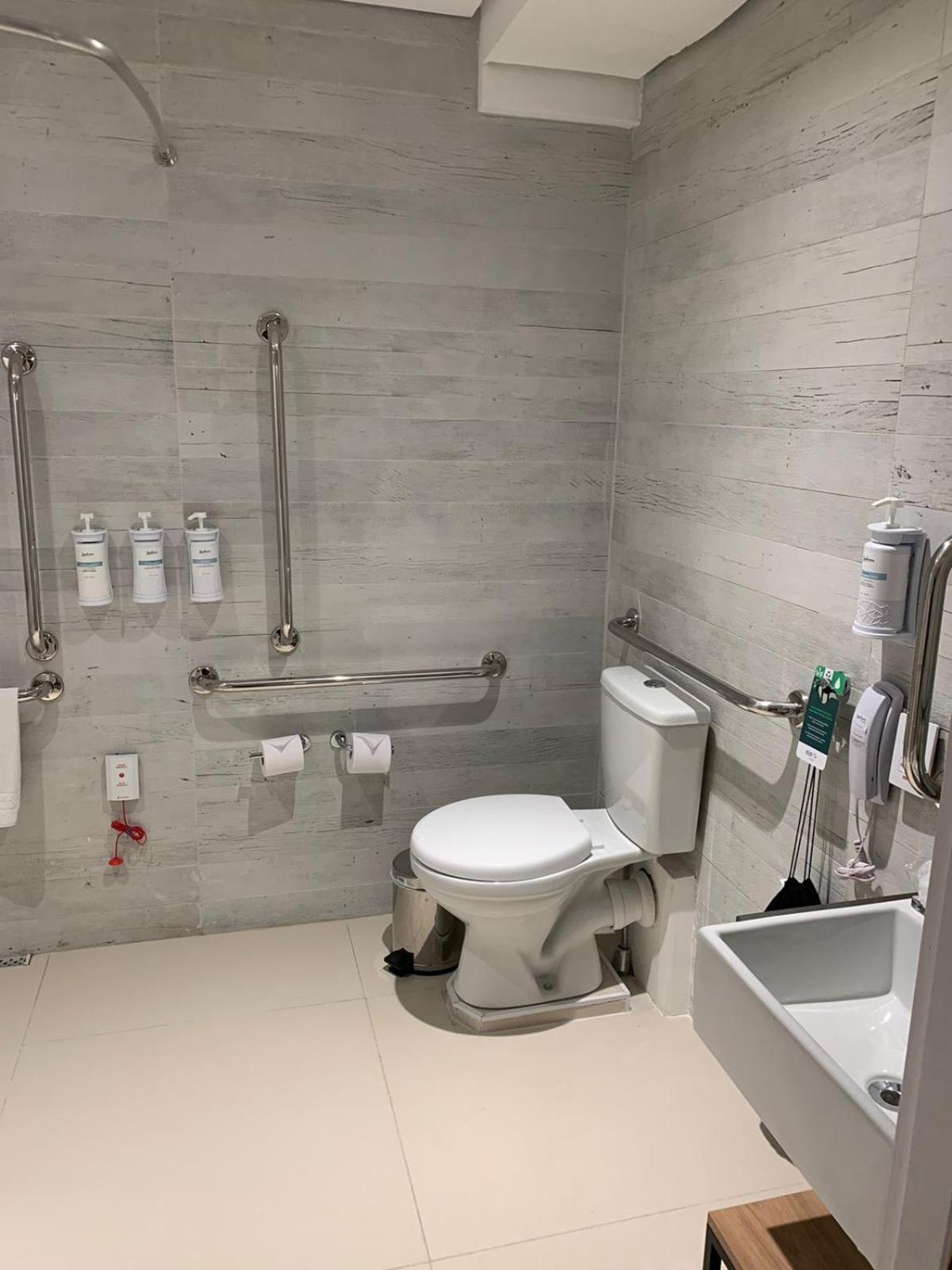 Radisson Pinheiros Hotel São Paulo Buitenkant foto